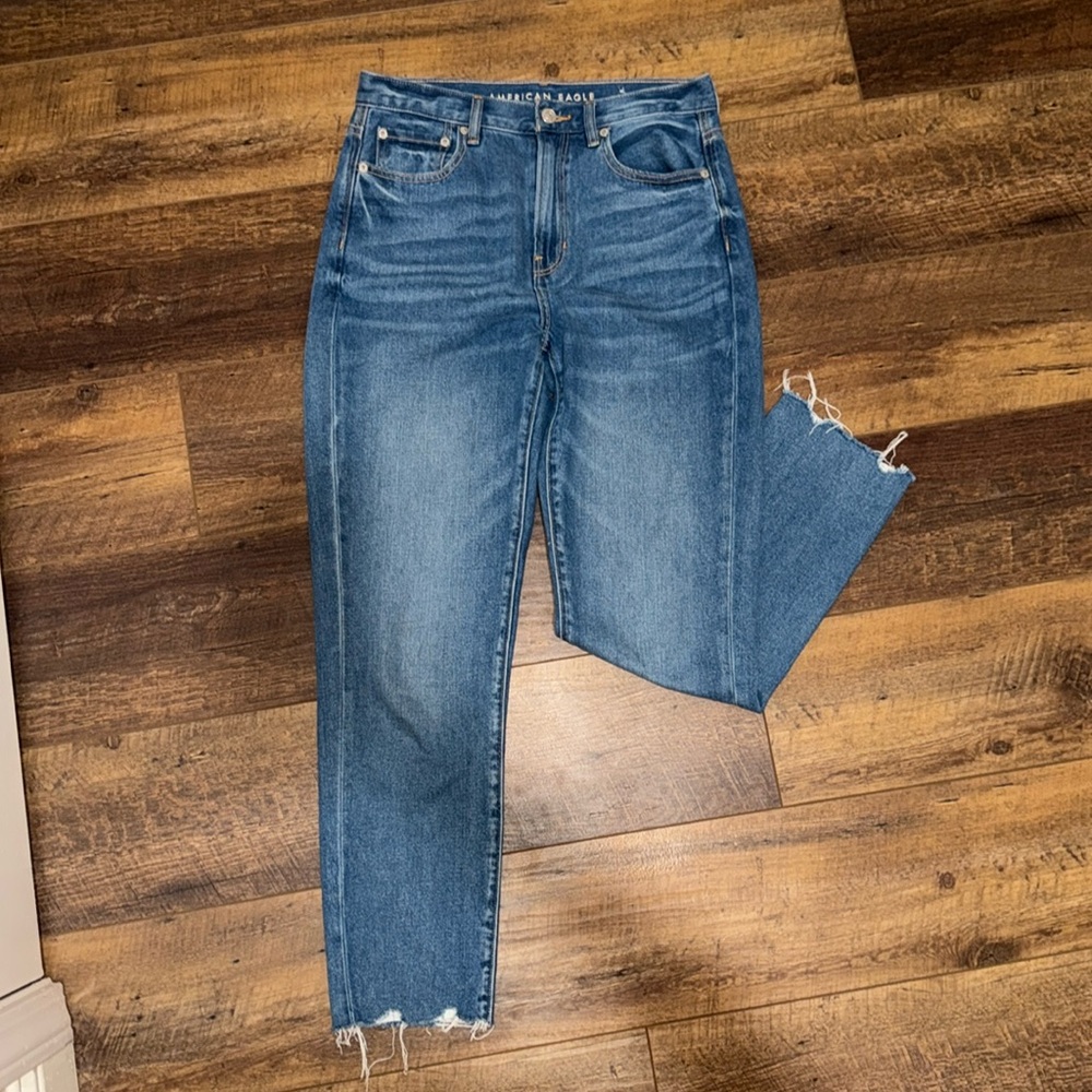 American Eagle Mom Jeans Size 6